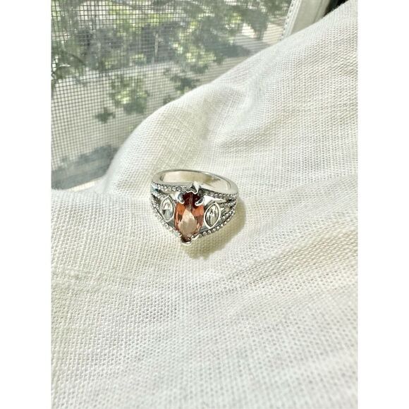 Marquis amber color cocktail ring - Picture 2 of 4